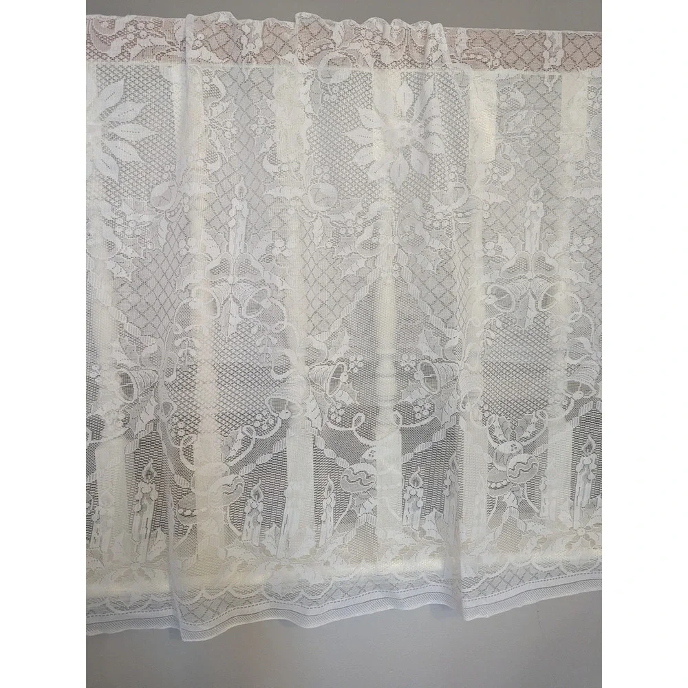 Vtg‎ Elegant White Lace Christmas Tablecloth 92x61 Candle Motif Wreath Bells